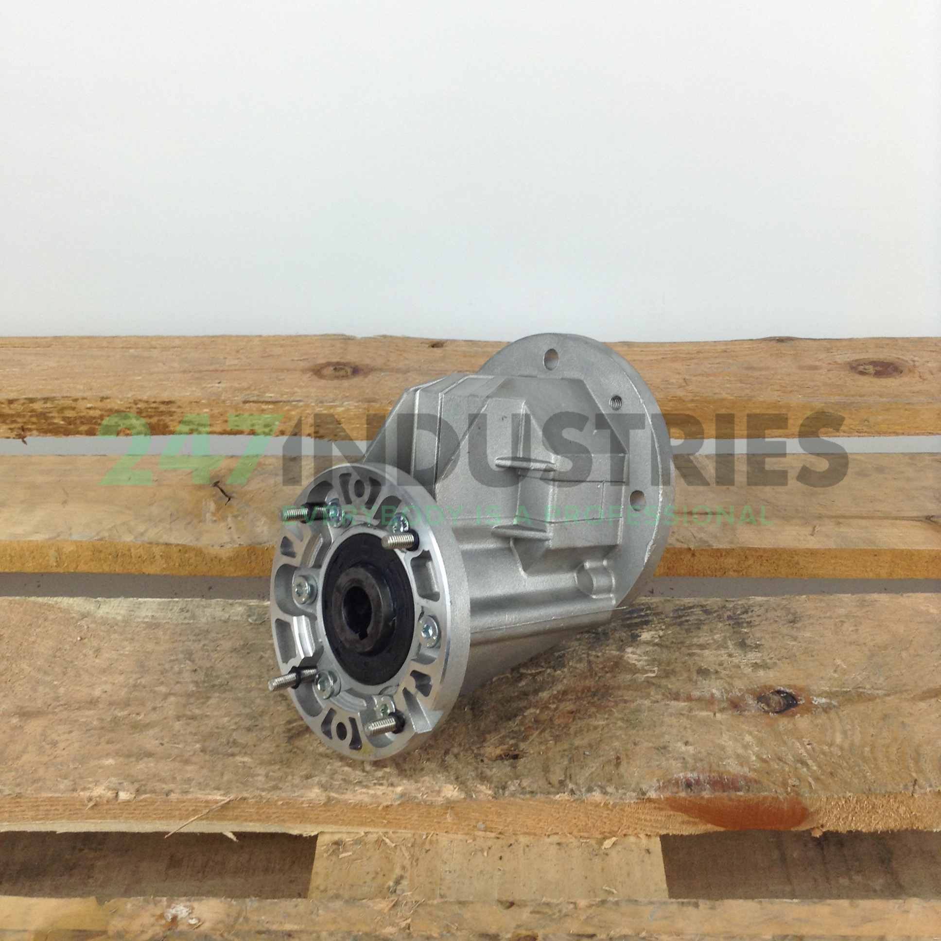 SXA080801924 Varvel Image 3