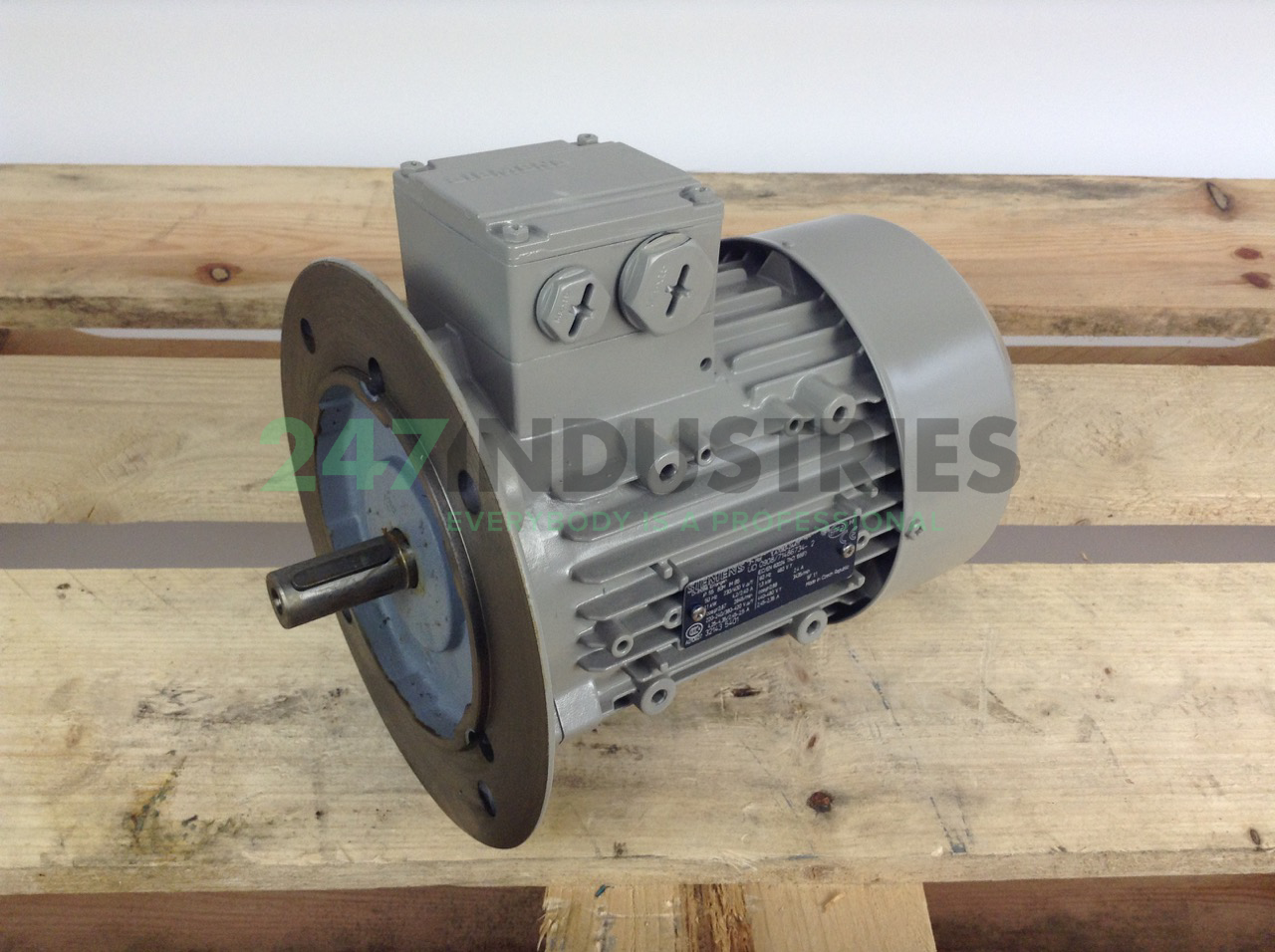 1LA7083-2AA11 Siemens