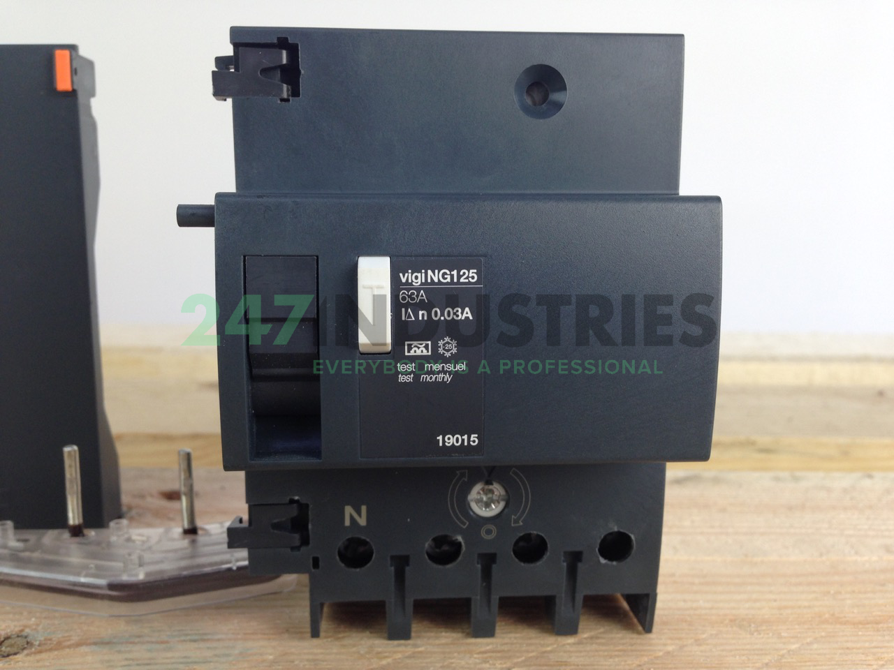 VIGI-NG125-4P-63A Schneider Electric Image 3