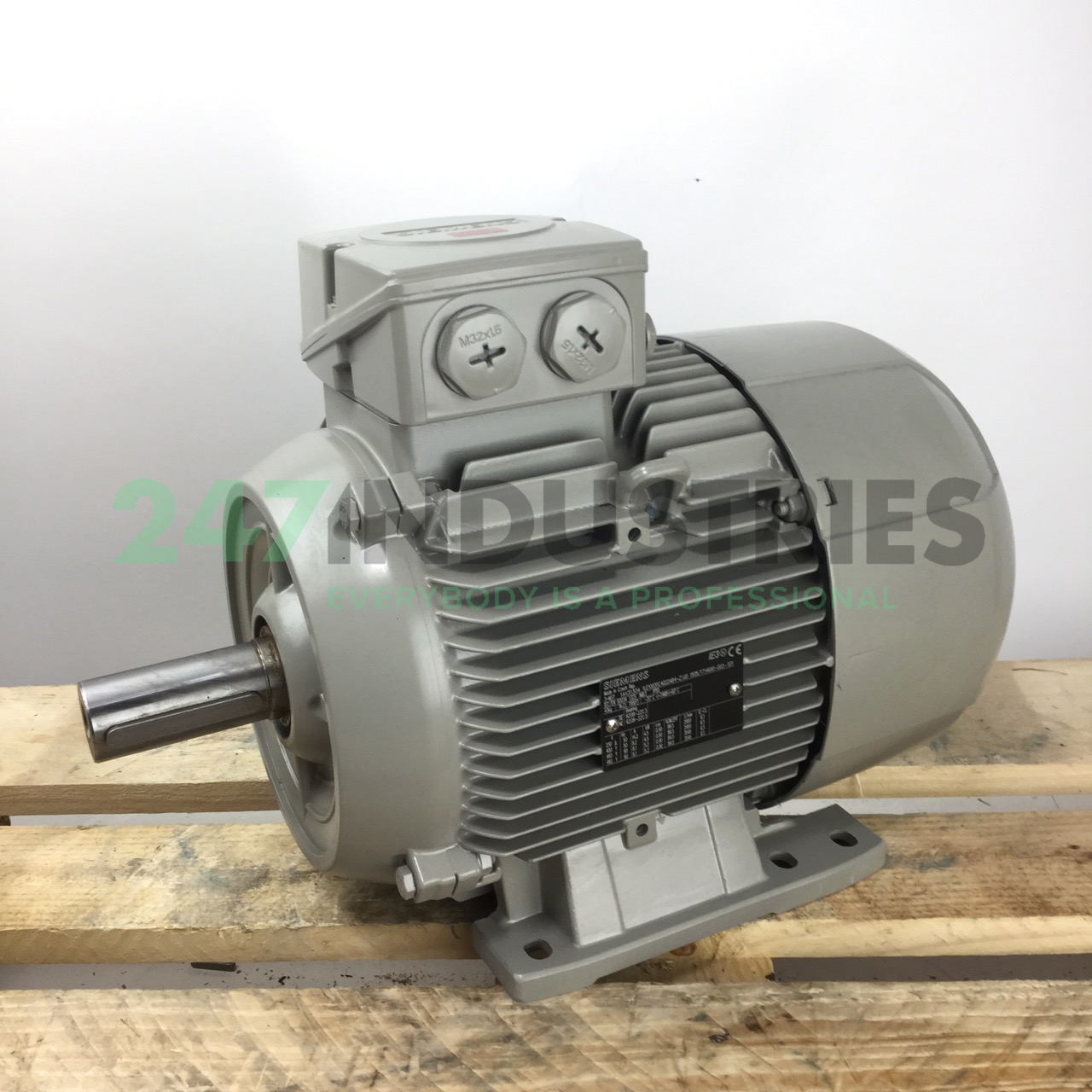 1LE1003-1CA02-2AB4 Siemens