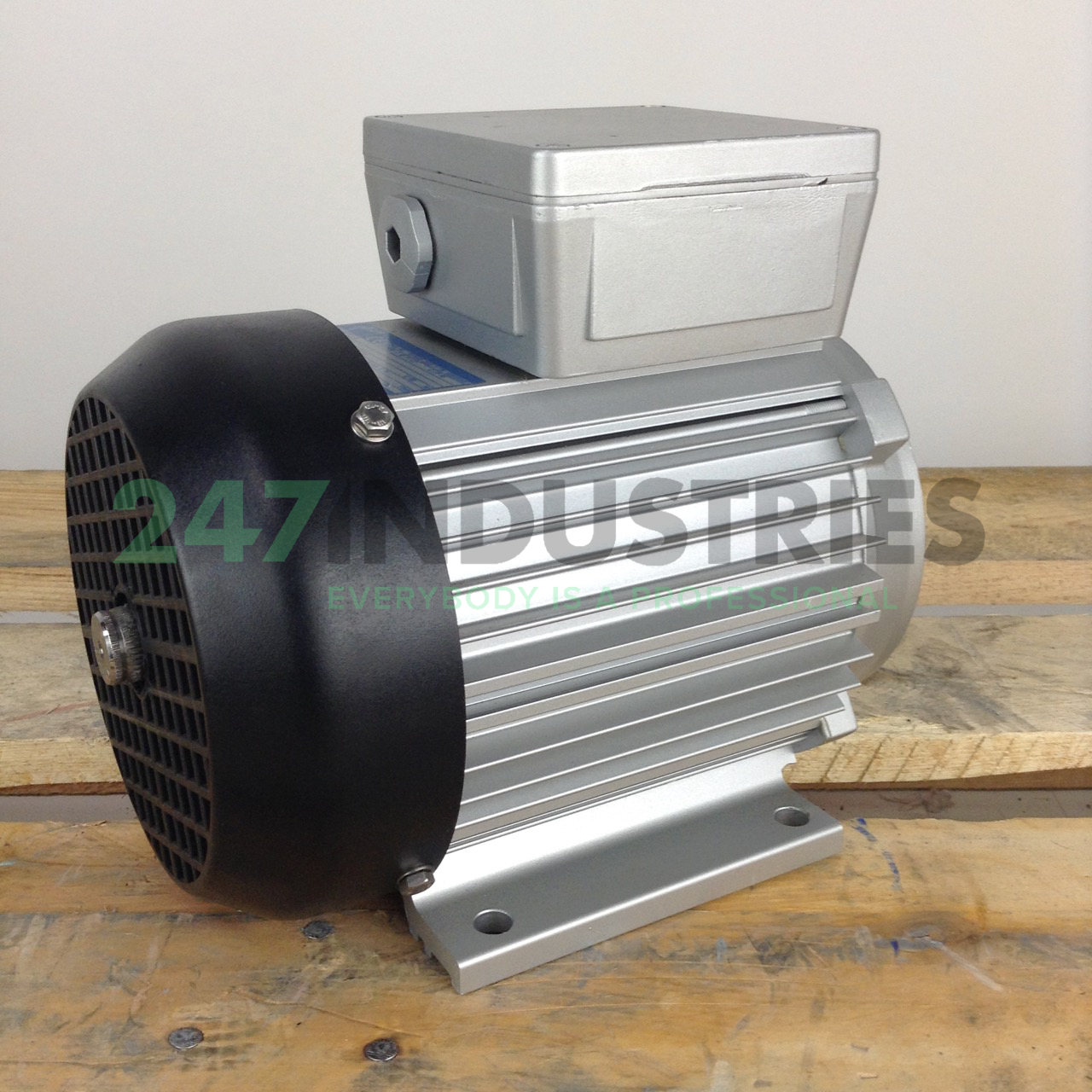 4D80E-6 FAM Motoren Image 4