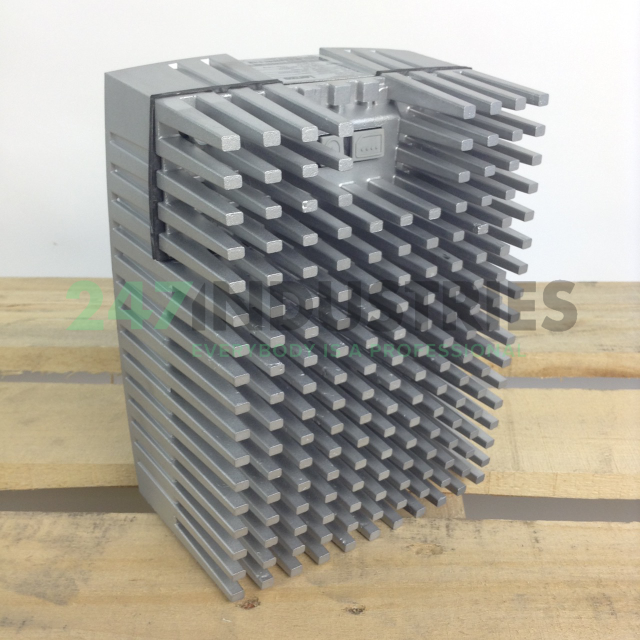 E82MV152_4B001 Lenze Image 4