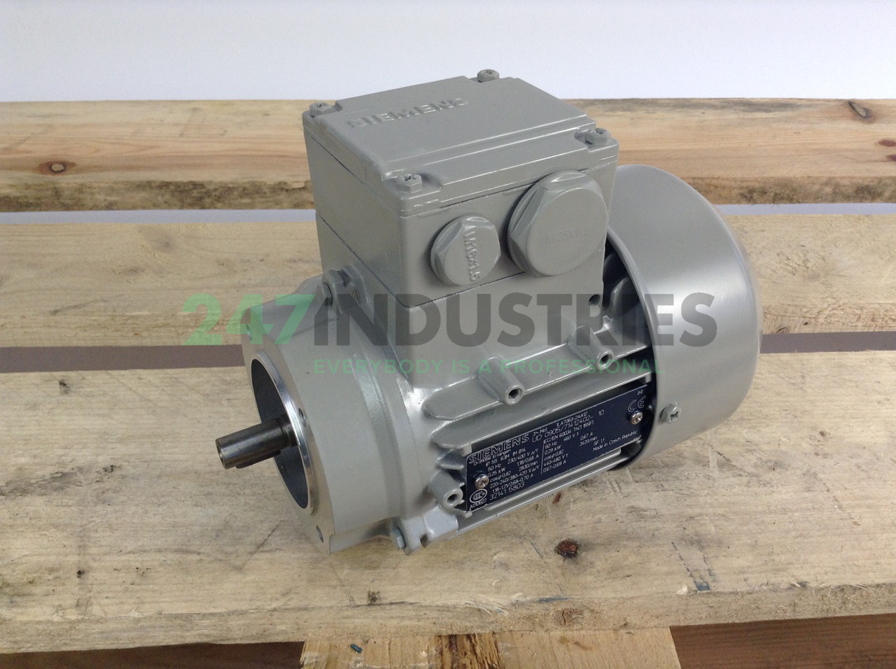 1LA7063-2AA12 Siemens