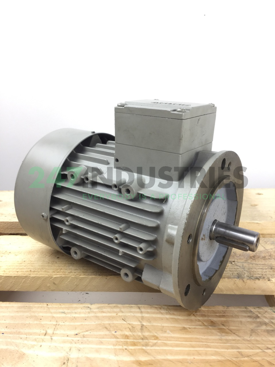 1LA7080-4AA13 Siemens Image 3