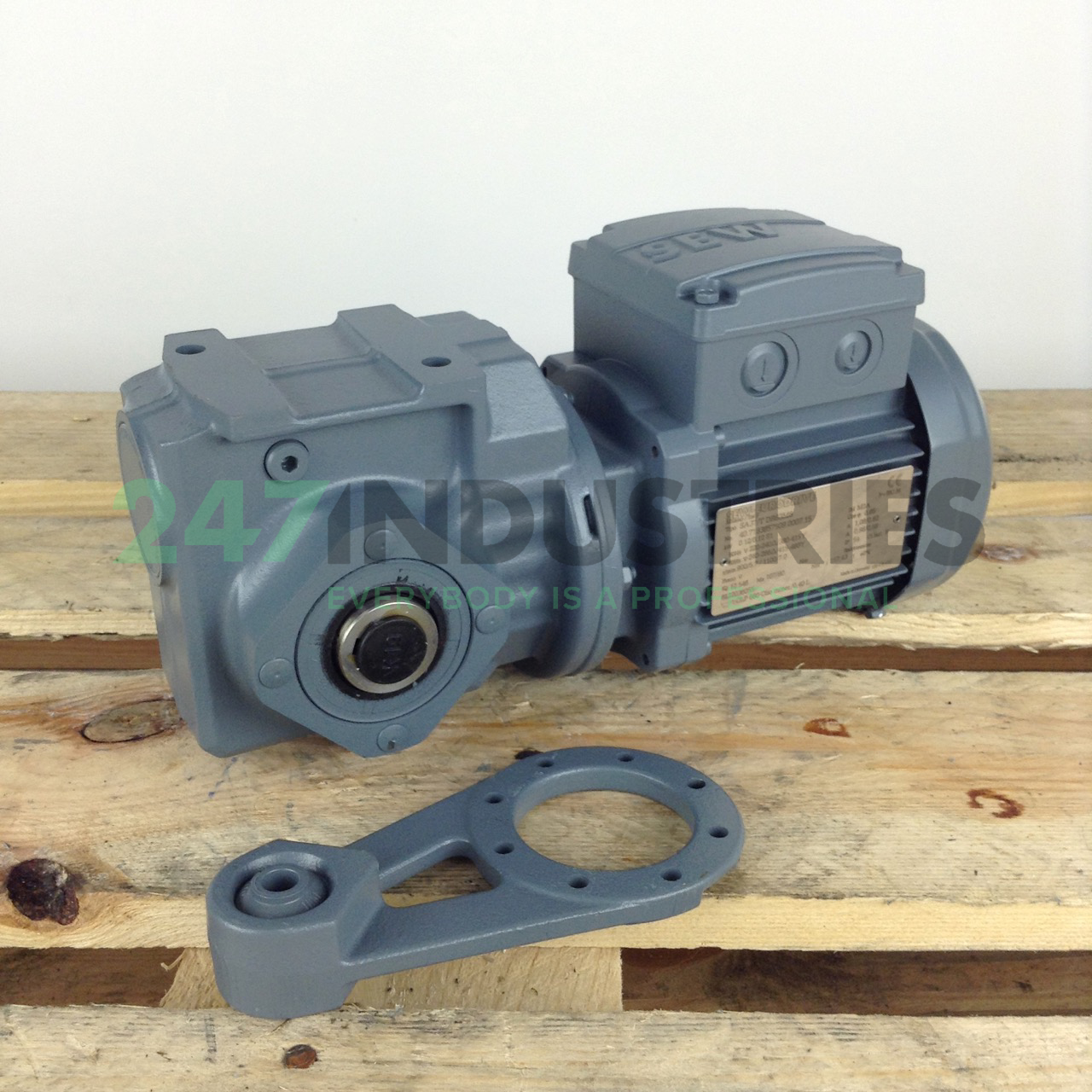 SA37/TDR63M6 SEW-EURODRIVE