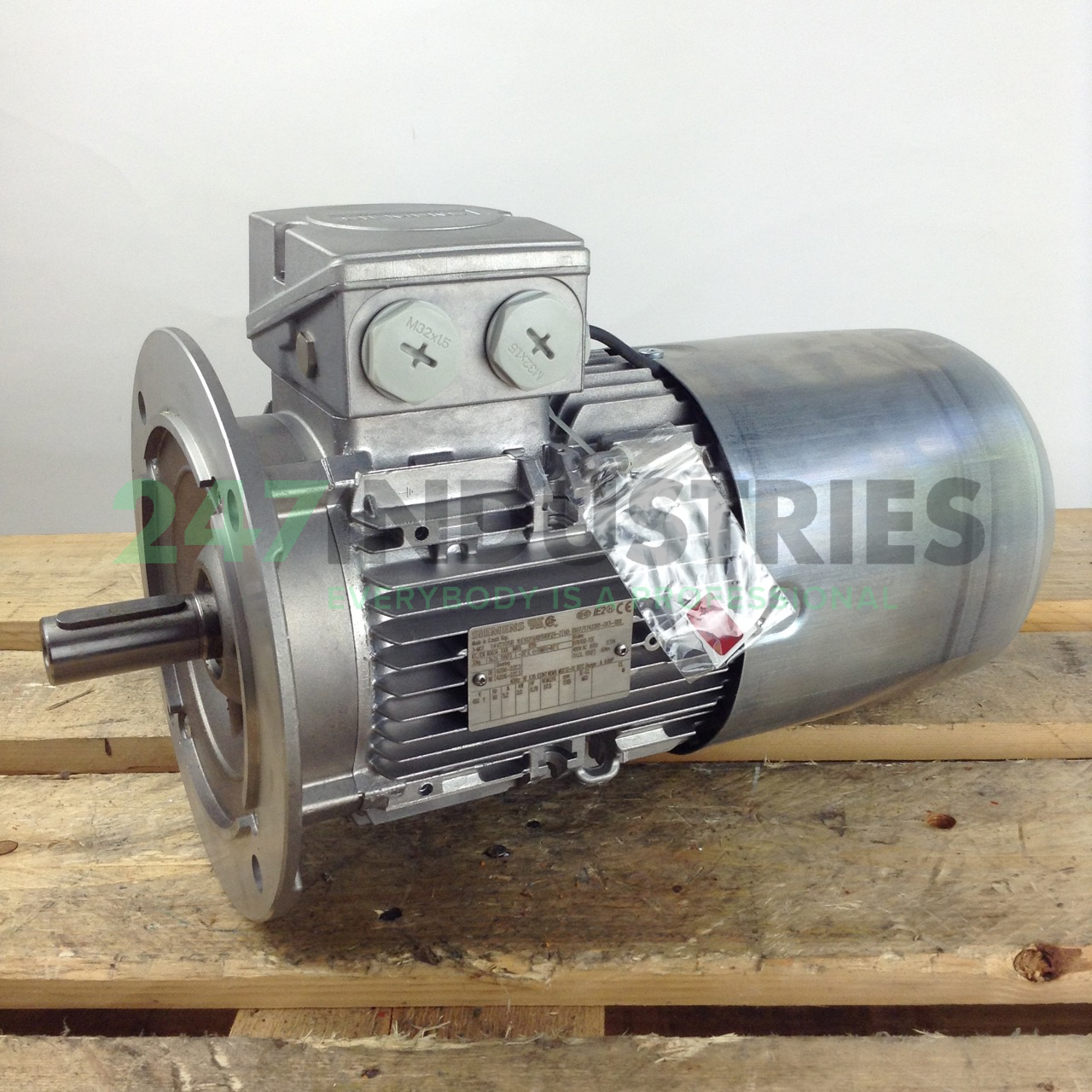 1LE1021-1AB59-0FZ4-Z Siemens Image 1
