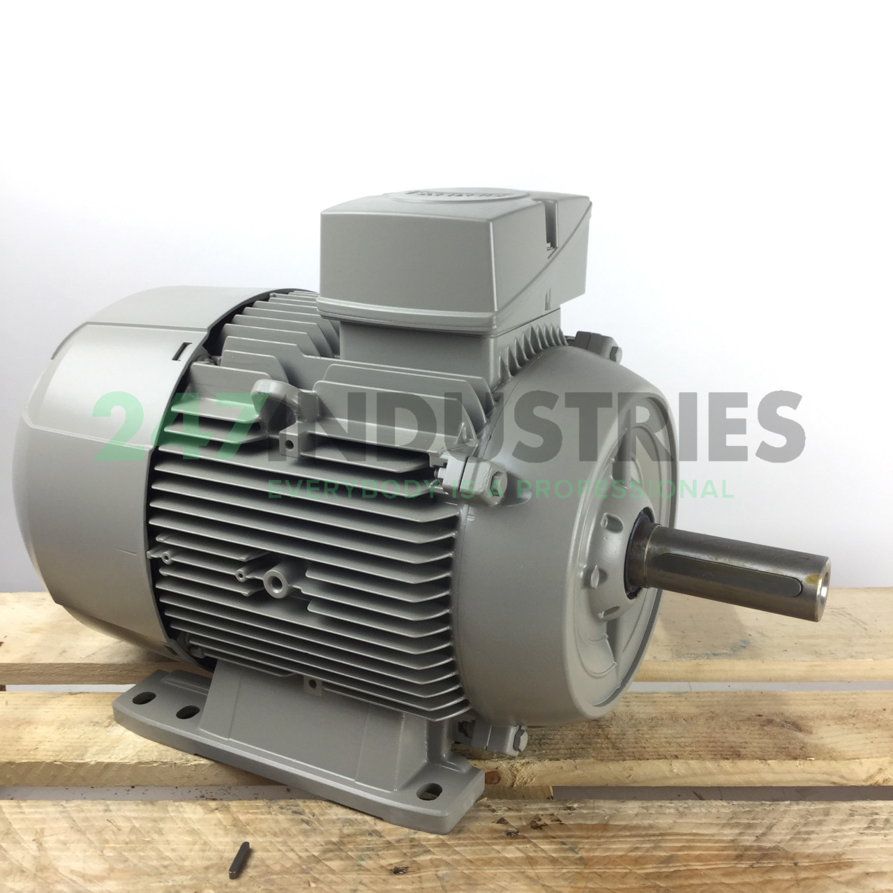 1LE1002-1DC43-4AA0 Siemens Image 3
