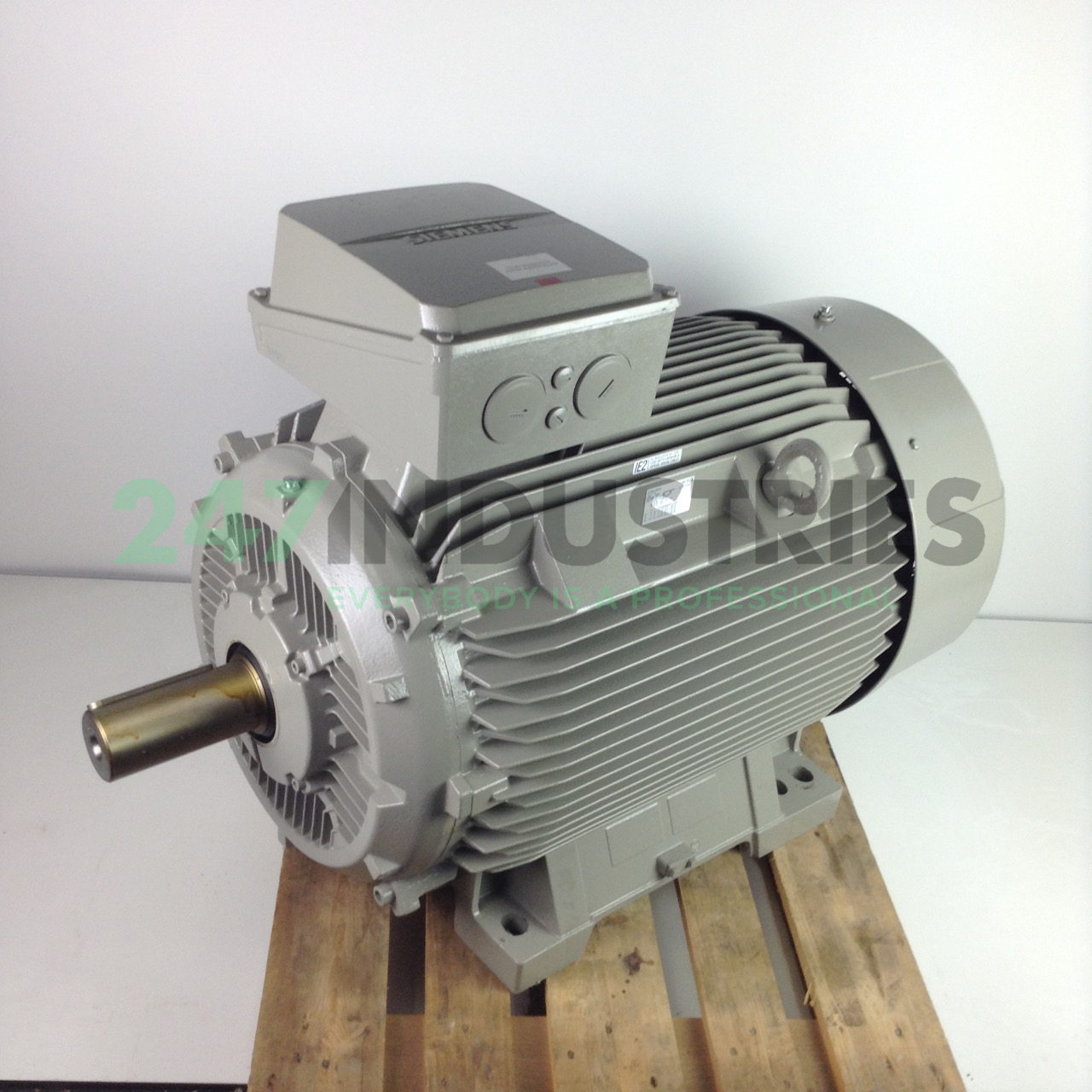 1LE1501-3AB43-4AB4-Z Siemens