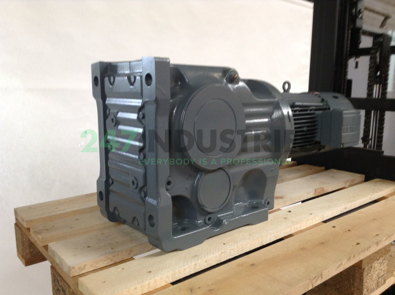 K97DV132S4/BMG/HR/IS SEW-EURODRIVE