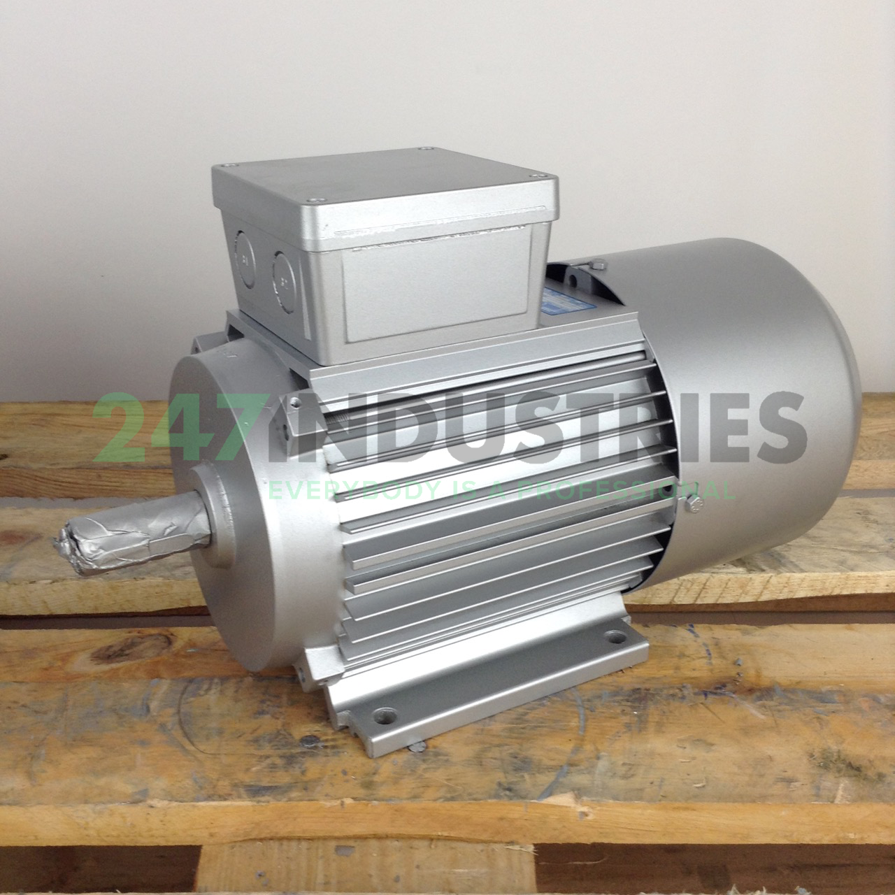 EFB3/4D90LA-4 FAM Motoren Image 1