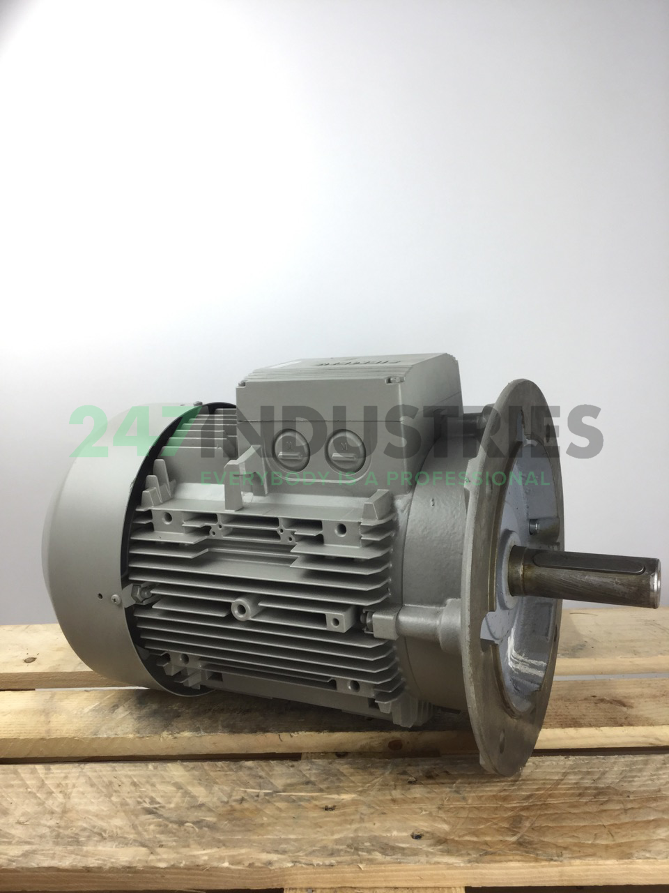 1LA7163-6AA11 Siemens Image 3