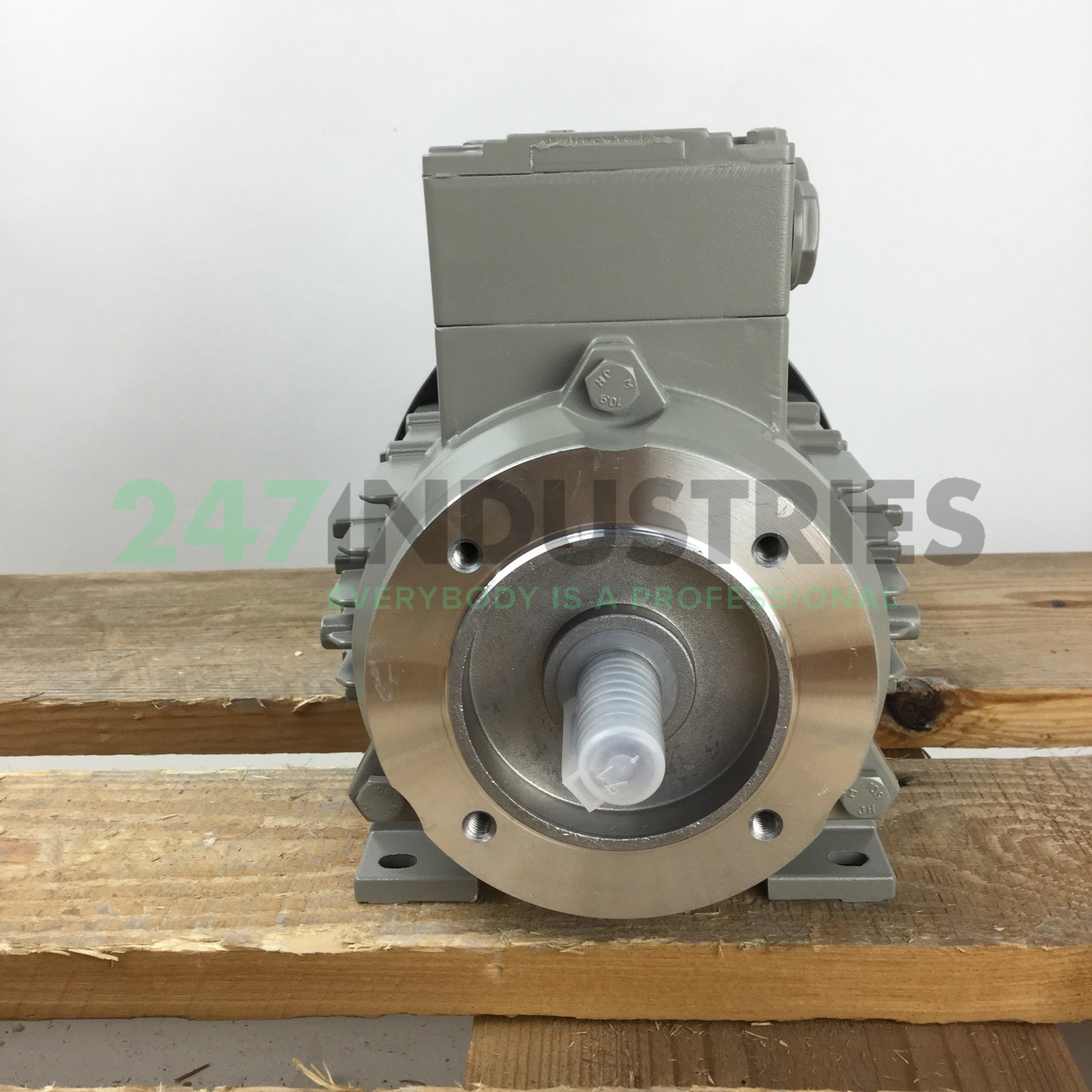 1LE1002-0CB62-2NA4 Siemens Image 4