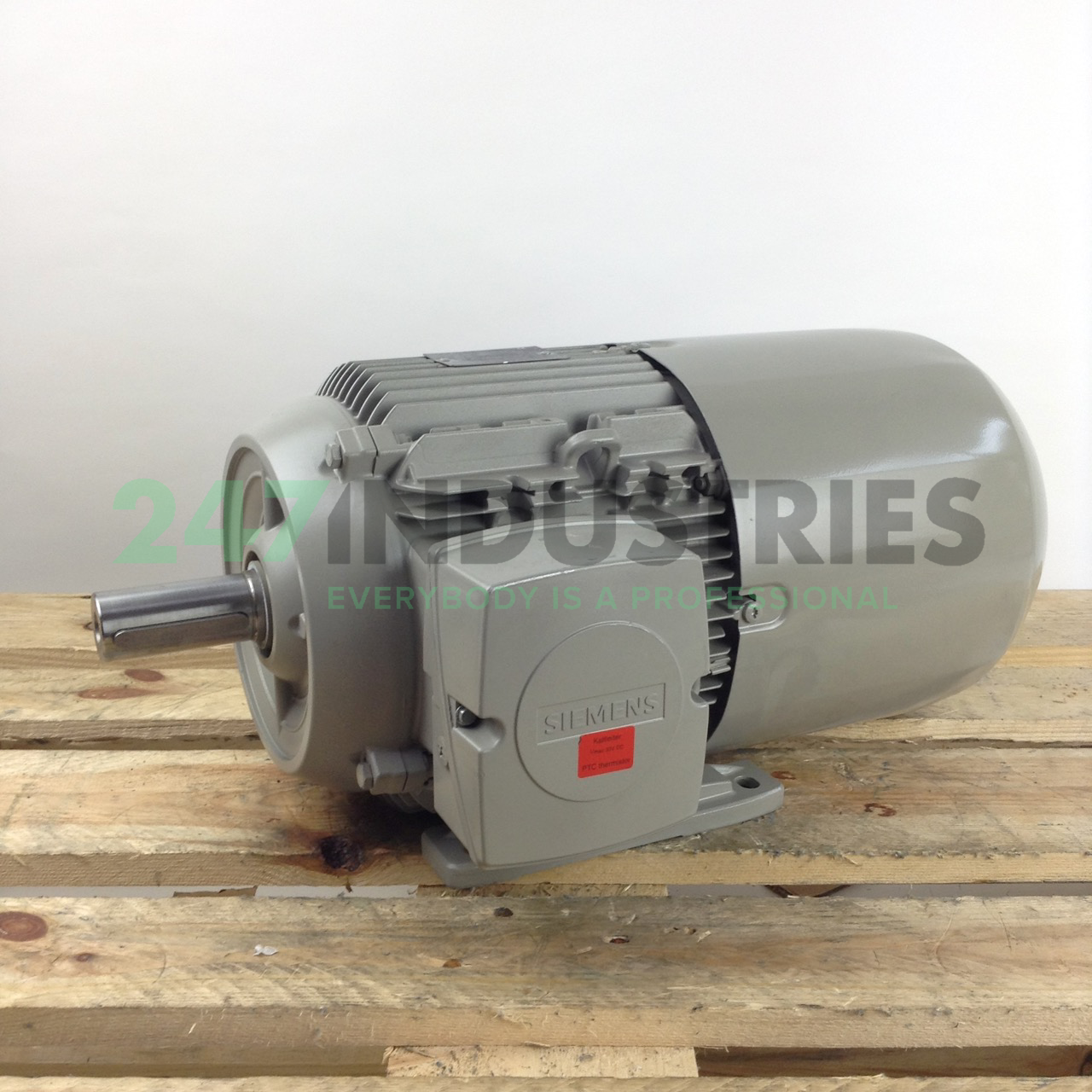 1LE1001-1CB23-4AB5-Z Siemens Image 1