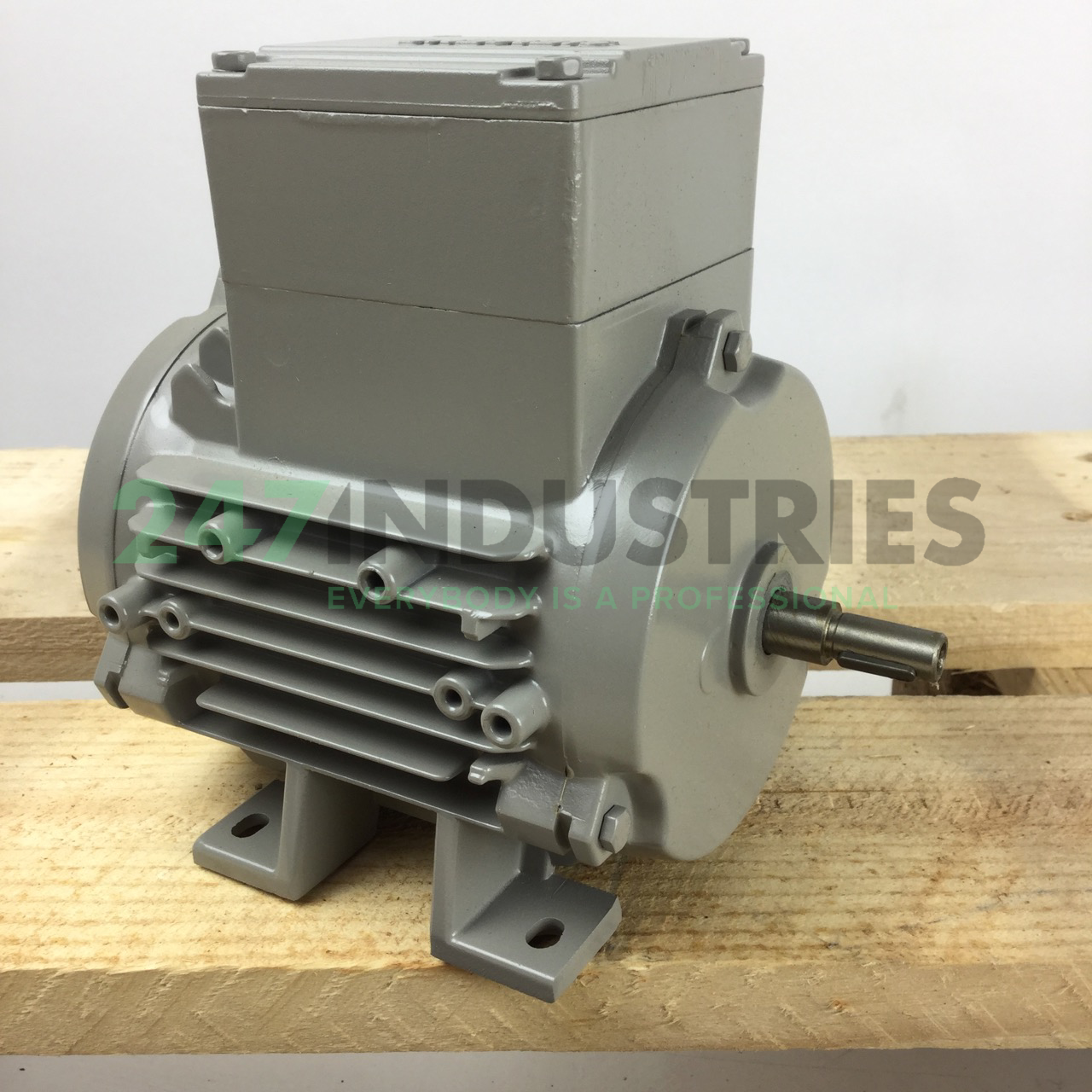 1LA7053-4AB10 Siemens Image 3