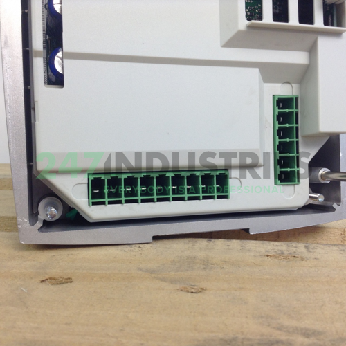 E82MV152_4B001 Lenze Image 3